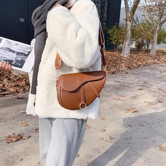 Neiman Marcus Vacation PU Leather Saddle Shoulder Bag - Picture 2 of 4